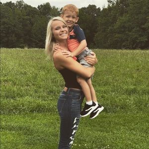 Meet your Posher, Courtney